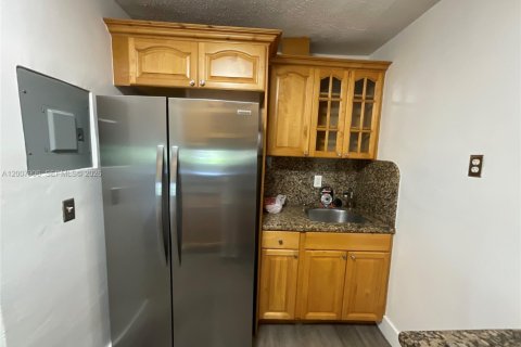 Appartement à louer à Miami, Floride: 2 chambres, 62.89 m2 № 2072852 - photo 2