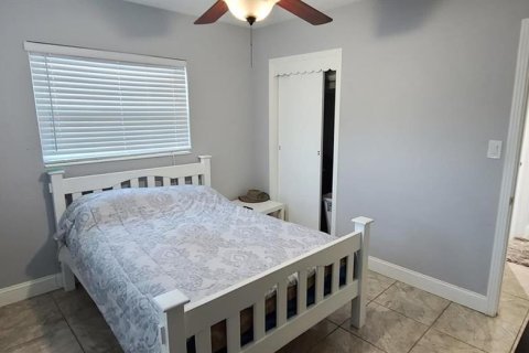 House in Tampa, Florida 2 bedrooms, 122.82 sq.m. № 2219449 - photo 7