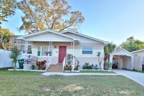 House in Tampa, Florida 2 bedrooms, 122.82 sq.m. № 2219449 - photo 14