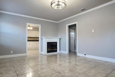 House in Tampa, Florida 2 bedrooms, 122.82 sq.m. № 2219449 - photo 3