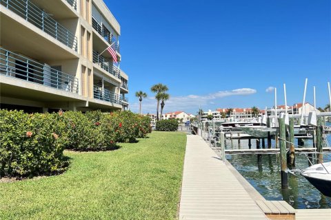 Condominio en alquiler en Tierra Verde, Florida, 2 dormitorios, 105.44 m2 № 215194 - foto 27