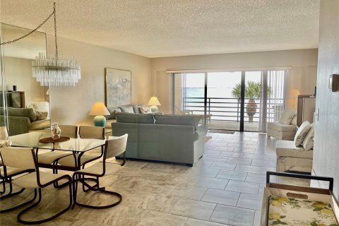 Condominio en alquiler en Tierra Verde, Florida, 2 dormitorios, 105.44 m2 № 215194 - foto 30