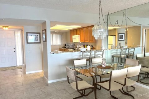 Condominio en alquiler en Tierra Verde, Florida, 2 dormitorios, 105.44 m2 № 215194 - foto 9