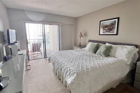 Condominio en alquiler en Tierra Verde, Florida, 2 dormitorios, 105.44 m2 № 215194 - foto 11