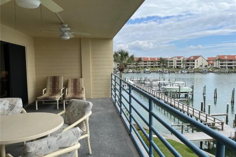 Condominio en alquiler en Tierra Verde, Florida, 2 dormitorios, 105.44 m2 № 215194 - foto 15