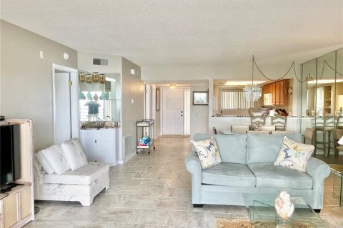 Condominio en alquiler en Tierra Verde, Florida, 2 dormitorios, 105.44 m2 № 215194 - foto 3