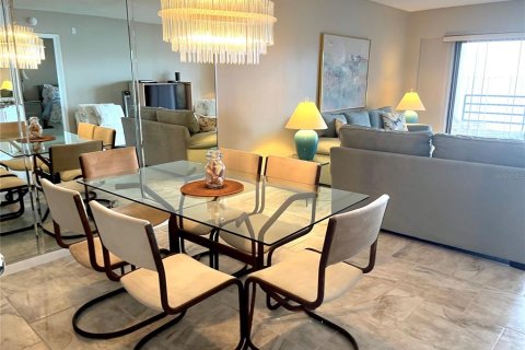 Condominio en alquiler en Tierra Verde, Florida, 2 dormitorios, 105.44 m2 № 215194 - foto 10