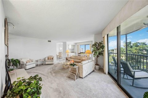Купить кондоминиум в Пунта-Горда, Флорида 10 комнат, 203.55м2, № 2213838 - фото 13