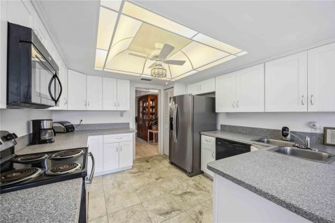 Купить кондоминиум в Пунта-Горда, Флорида 10 комнат, 203.55м2, № 2213838 - фото 26