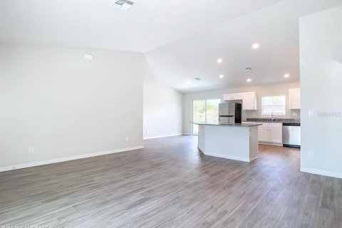House in Ocala, Florida 4 bedrooms, 149.48 sq.m. № 2206315 - photo 5