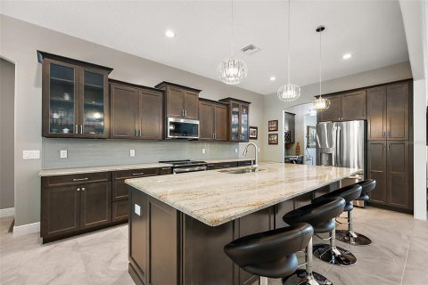 Casa en venta en Lady Lake, Florida, 5 dormitorios, 315.12 m2 № 1659906 - foto 11