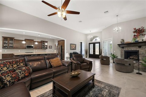 Casa en venta en Lady Lake, Florida, 5 dormitorios, 315.12 m2 № 1659906 - foto 9