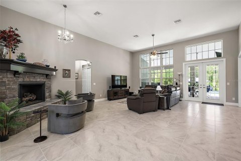 Casa en venta en Lady Lake, Florida, 5 dormitorios, 315.12 m2 № 1659906 - foto 7