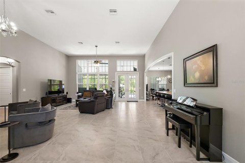 Casa en venta en Lady Lake, Florida, 5 dormitorios, 315.12 m2 № 1659906 - foto 6