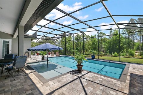 Casa en venta en Lady Lake, Florida, 5 dormitorios, 315.12 m2 № 1659906 - foto 2