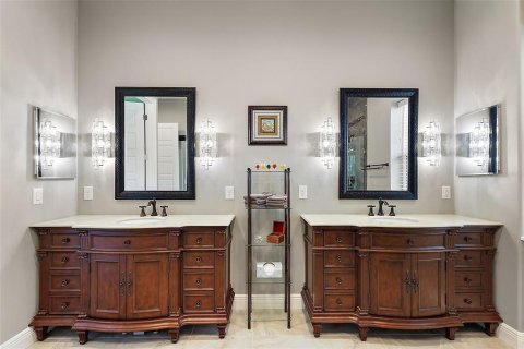 Casa en venta en Lady Lake, Florida, 5 dormitorios, 315.12 m2 № 1659906 - foto 27