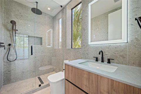 Villa ou maison à vendre à Miami, Floride: 5 chambres, 372.35 m2 № 1977163 - photo 25