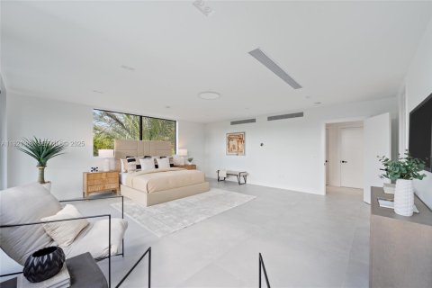 Villa ou maison à vendre à Miami, Floride: 5 chambres, 372.35 m2 № 1977163 - photo 13