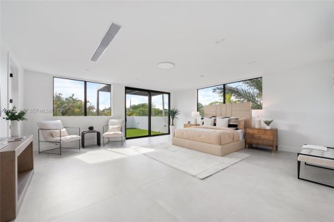 Villa ou maison à vendre à Miami, Floride: 5 chambres, 372.35 m2 № 1977163 - photo 12