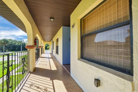 Condo in Lake Wales, Florida, 2 bedrooms  № 2377565 - photo 4