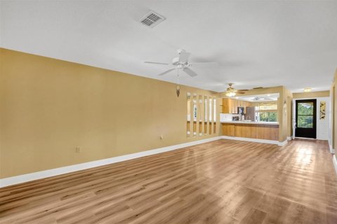 Condo in Lake Wales, Florida, 2 bedrooms  № 2377565 - photo 16