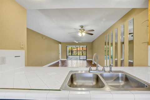 Condo in Lake Wales, Florida, 2 bedrooms  № 2377565 - photo 13