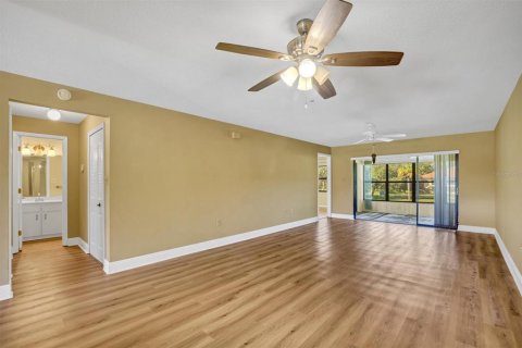 Condo in Lake Wales, Florida, 2 bedrooms  № 2377565 - photo 17