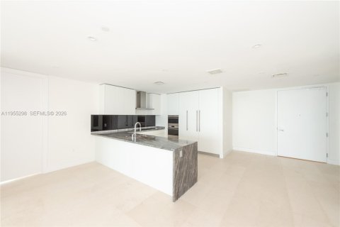 Condo in Miami, Florida, 2 bedrooms № 2011110 - photo 9