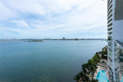 Condo in Miami, Florida, 2 bedrooms № 2011110 - photo 3