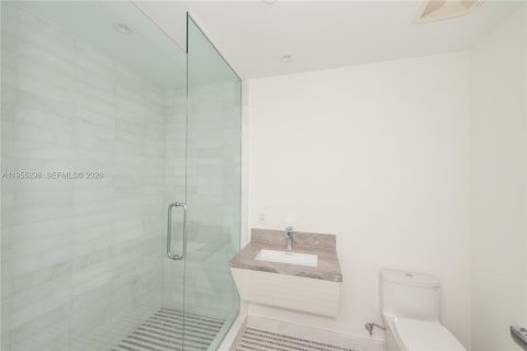 Condo in Miami, Florida, 2 bedrooms № 2011110 - photo 23
