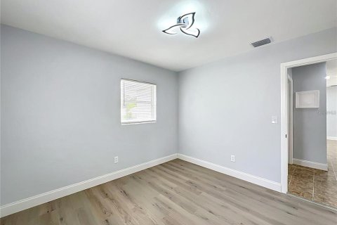 Casa en venta en Lakeland, Florida, 4 dormitorios, 136.19 m2 № 2386502 - foto 12