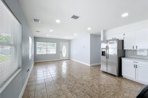Casa en venta en Lakeland, Florida, 4 dormitorios, 136.19 m2 № 2386502 - foto 9