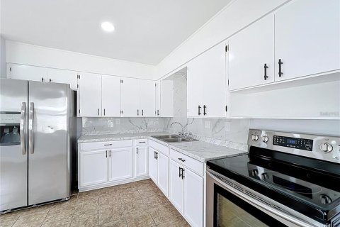 Casa en venta en Lakeland, Florida, 4 dormitorios, 136.19 m2 № 2386502 - foto 6