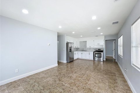 Casa en venta en Lakeland, Florida, 4 dormitorios, 136.19 m2 № 2386502 - foto 5