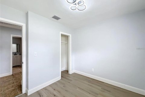 Casa en venta en Lakeland, Florida, 4 dormitorios, 136.19 m2 № 2386502 - foto 19