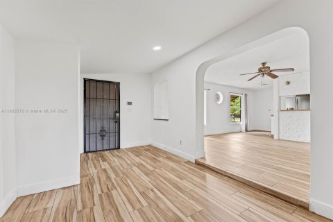 House in Margate, Florida 3 bedrooms, 84.91 sq.m. № 1783762 - photo 1