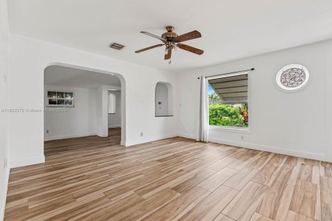 House in Margate, Florida 3 bedrooms, 84.91 sq.m. № 1783762 - photo 7