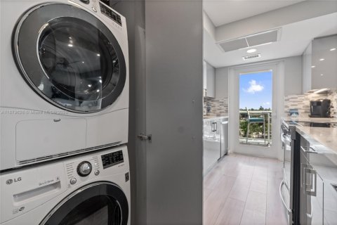 Copropriété à vendre à Fort Lauderdale, Floride: 2 chambres, 102.19 m2 № 1930145 - photo 13