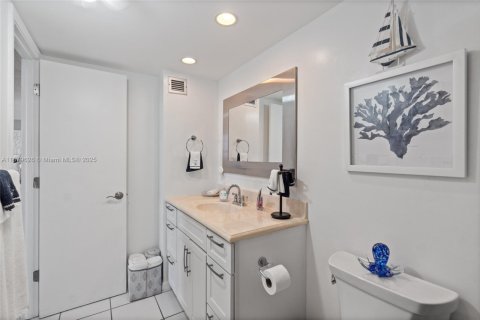 Copropriété à vendre à Fort Lauderdale, Floride: 2 chambres, 102.19 m2 № 1930145 - photo 29