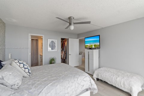 Copropriété à vendre à Fort Lauderdale, Floride: 2 chambres, 102.19 m2 № 1930145 - photo 24