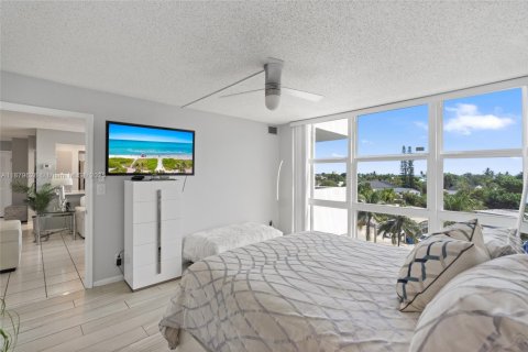 Copropriété à vendre à Fort Lauderdale, Floride: 2 chambres, 102.19 m2 № 1930145 - photo 19
