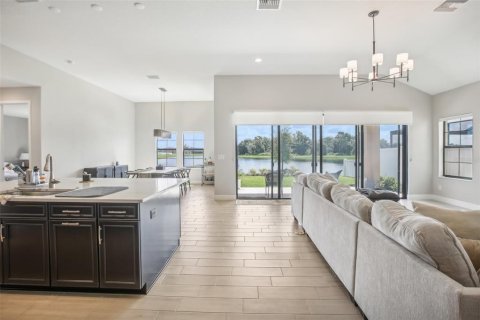 House in Riverview, Florida 4 bedrooms, 299.05 sq.m. № 2141943 - photo 8