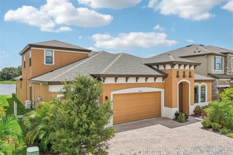 House in Riverview, Florida 4 bedrooms, 299.05 sq.m. № 2141943