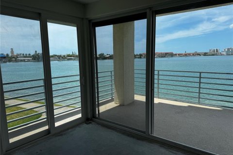 Condo à South Pasadena, Floride, 3 chambres  № 2139082