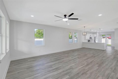 House in Tampa, Florida 3 bedrooms, 148.64 sq.m. № 2425866 - photo 28