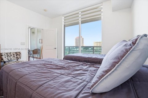 Copropriété à vendre à Hallandale Beach, Floride: 2 chambres, 121.33 m2 № 2081082 - photo 16
