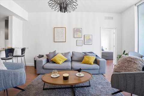 Copropriété à vendre à Hallandale Beach, Floride: 2 chambres, 121.33 m2 № 2081082 - photo 14