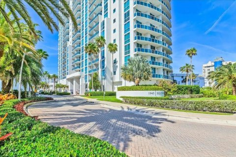 Condo à Hallandale Beach, Floride, 2 chambres  № 2081082