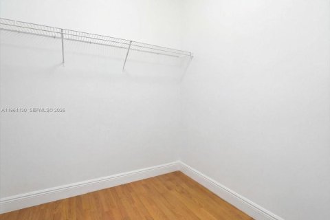 Copropriété à vendre à Hallandale Beach, Floride: 2 chambres, 121.33 m2 № 2081082 - photo 24