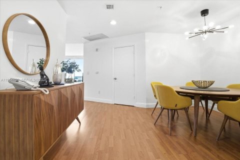 Copropriété à vendre à Hallandale Beach, Floride: 2 chambres, 121.33 m2 № 2081082 - photo 5